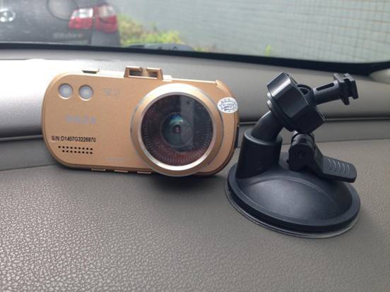 簡便 大智G322極清行車記錄儀上車安裝實(shí)拍