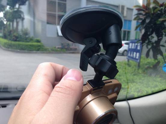 大智G320極清行車記錄儀真機裝車實拍